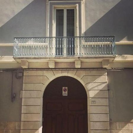 Palazzo Romanelli B&B Trani Εξωτερικό φωτογραφία