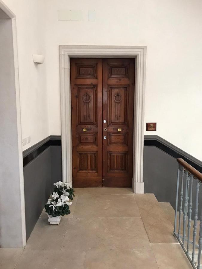 Palazzo Romanelli B&B Trani Εξωτερικό φωτογραφία