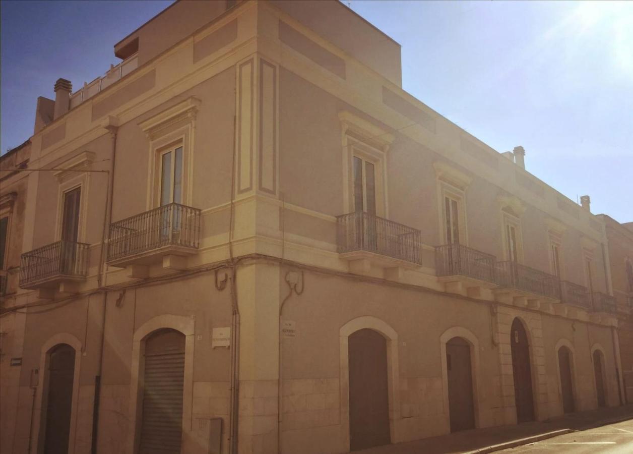Palazzo Romanelli B&B Trani Εξωτερικό φωτογραφία