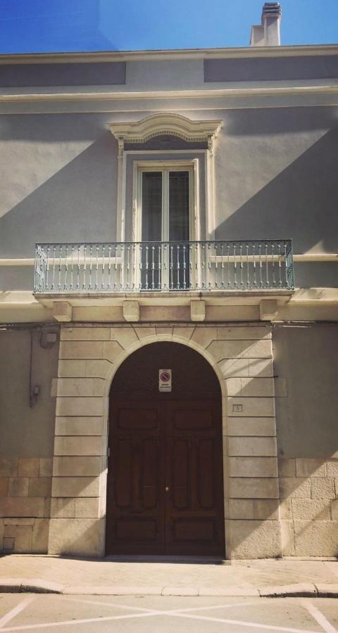 Palazzo Romanelli B&B Trani Εξωτερικό φωτογραφία